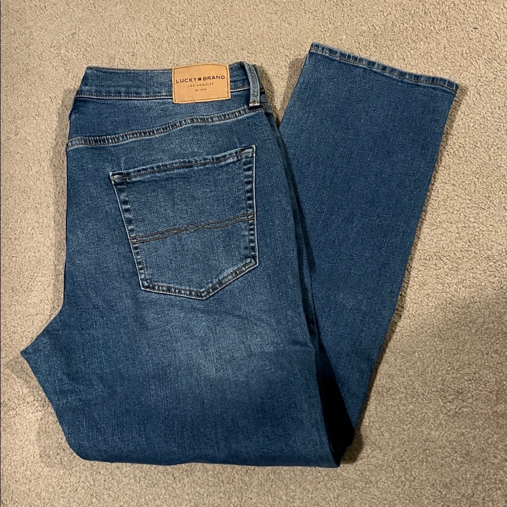 Lucky Brand Men's Classic Indigo 410 Athletic Slim Jeans like New
